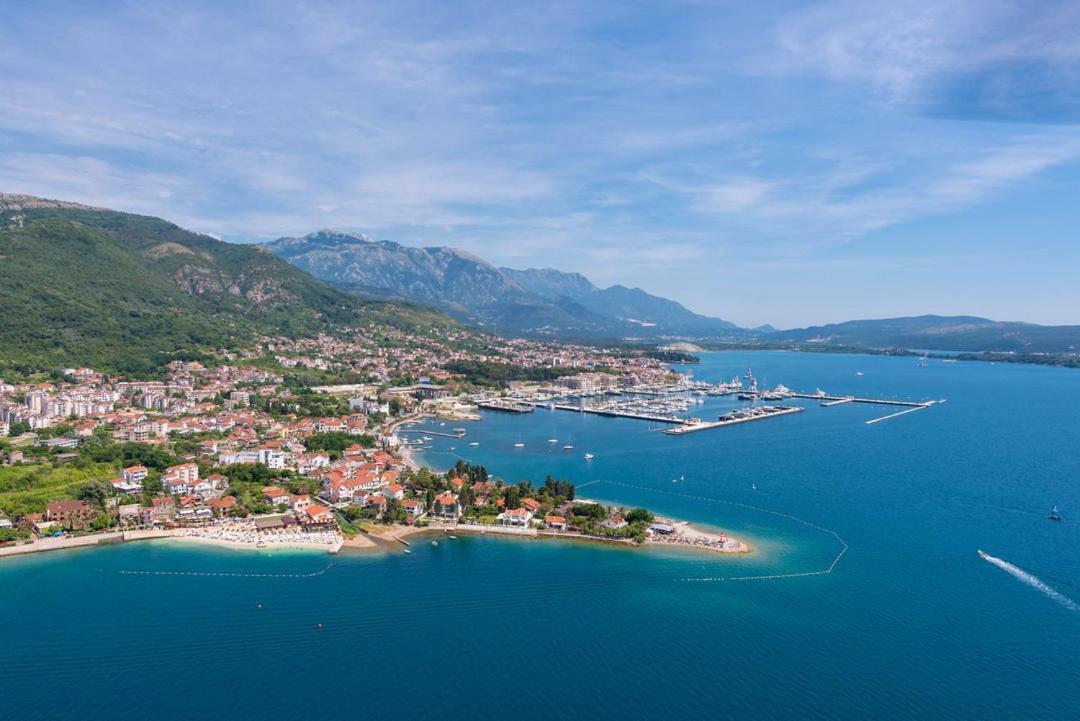 Apartments Lanterna Tivat Exteriér fotografie